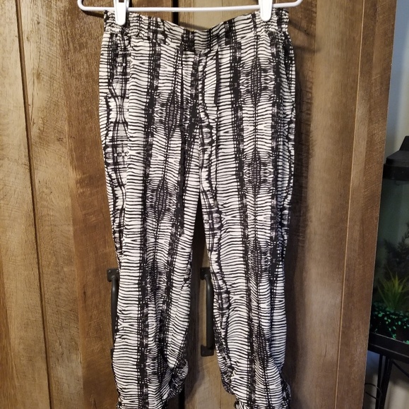 American Rag | Pants & Jumpsuits | American Rag Capri Pants | Poshmark